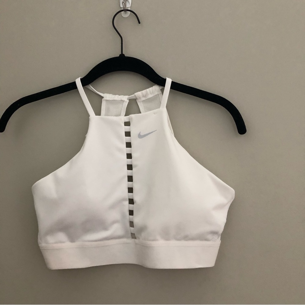 Nike White women’s sport bra, size M, like new.